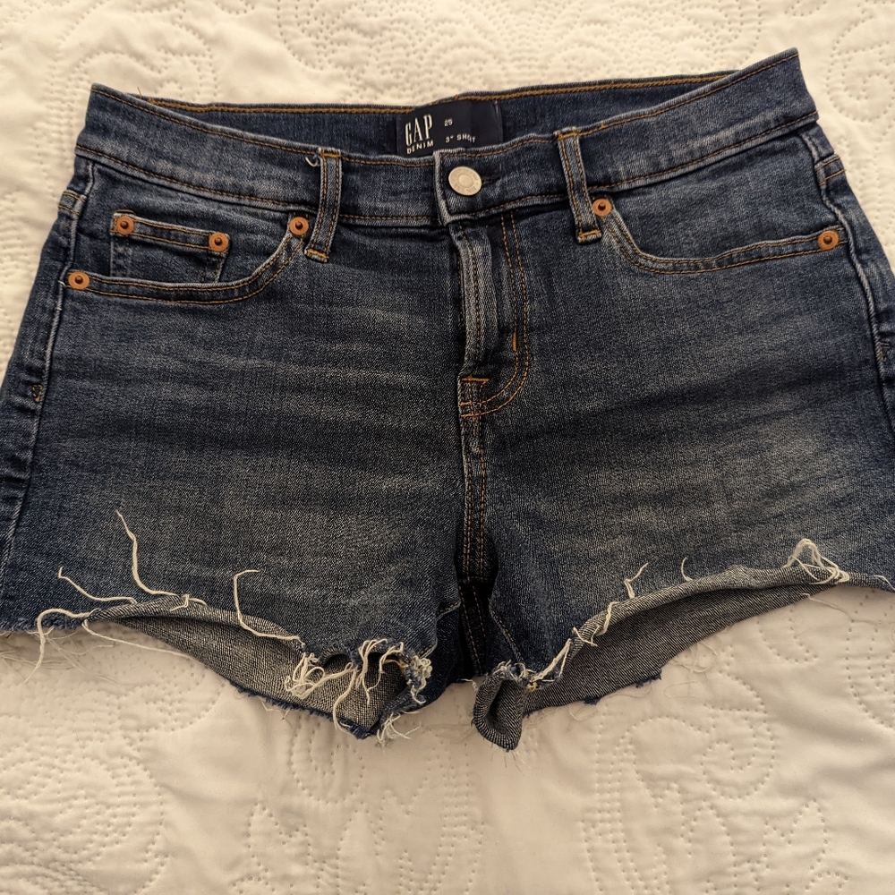 Gap shorts